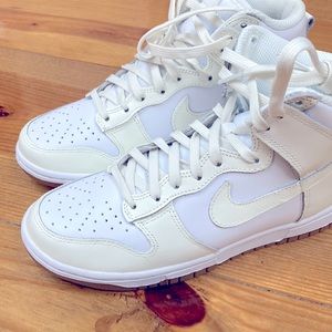 W Nike Dunk High white/sail gum med brown